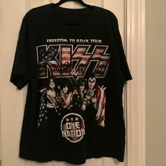 “Freedom To Rock” KISS 2016 Concert T-Shirt Size XL  #212 - Picture 1 of 6